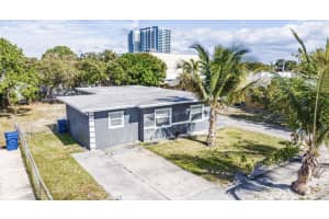 112 34th Street, Riviera Beach, FL 33404 - MLS#R11165641