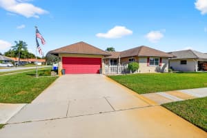 10260 Greentrail Drive, Boynton Beach, FL 33436 - MLS#R11165971