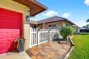 10260 Greentrail Drive, Boynton Beach, FL 33436 - MLS#R11165971