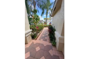 2236 Ridgewood Circle, West Palm Beach, FL 33411 - MLS#R11166132