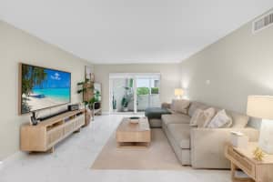 322 Federal Highway, Deerfield Beach, FL 33441 - MLS#R11166358