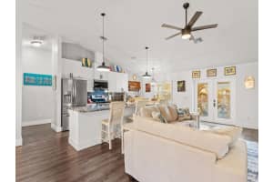 615 19th Street, Vero Beach, FL 32962 - MLS#R11166395