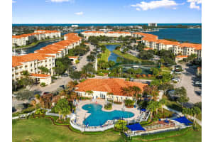 25 Harbour Isle Drive, Fort Pierce, FL 34949 - MLS#R11166597