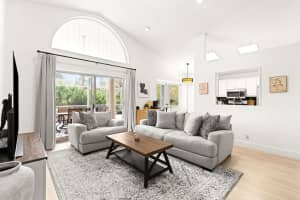 447 Woodview Circle, Palm Beach Gardens, FL 33418 - MLS#R11166628