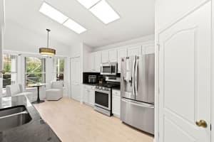 447 Woodview Circle, Palm Beach Gardens, FL 33418 - MLS#R11166628