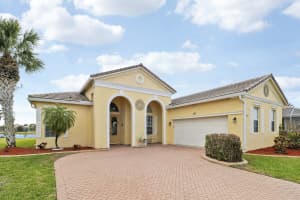 547 Lake Manatee Way, Port Saint Lucie, FL 34986 - MLS#R11166752