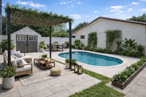 828 Mcintosh Street, West Palm Beach, FL 33405 - MLS#R11166764