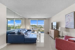 1009 Ocean Boulevard, Pompano Beach, FL 33062 - MLS#R11166856