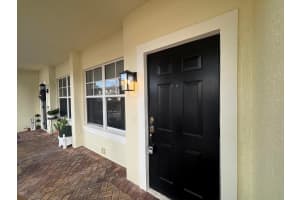 2555 Creekside Drive, Fort Pierce, FL 34981 - MLS#R11166869