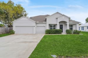 2586 Victory Avenue, Port Saint Lucie, FL 34952 - MLS#R11166881