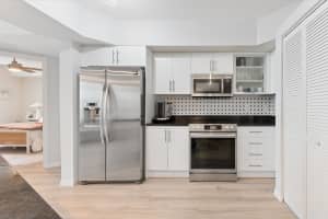 600 Dixie Highway Highway, West Palm Beach, FL 33401 - MLS#R11166986