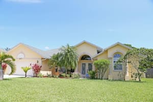 2417 Dogwood Avenue, Port Saint Lucie, FL 34952 - MLS#R11167045