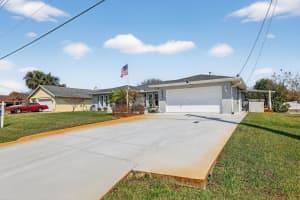 2477 Chestnut Lane, Port Saint Lucie, FL 34953 - MLS#R11167075