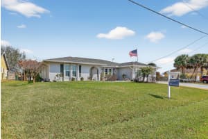 2477 Chestnut Lane, Port Saint Lucie, FL 34953 - MLS#R11167075