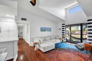 1008 Green Pine Boulevard, West Palm Beach, FL 33409 - MLS#R11167122