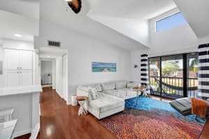 1008 Green Pine Boulevard, West Palm Beach, FL 33409 - MLS#R11167123