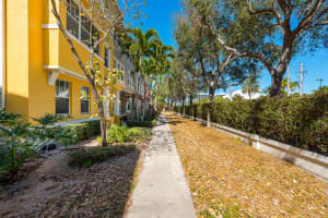 960 Millbrae 3 Court, West Palm Beach, FL 33401 - MLS#R11167130