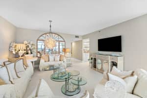 529 Flagler Drive, West Palm Beach, FL 33401 - MLS#R11167149