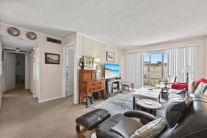 721 Lori Drive, Palm Springs, FL 33461 - MLS#R11167291