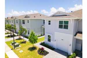 630 Lake Falls Street, Port Saint Lucie, FL 34984 - MLS#R11167305