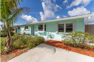 1061 Pineway Drive, Haverhill, FL 33417 Sold 04/10/26