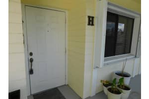 4300 Gator Trace Drive, Fort Pierce, FL 34982 - MLS#R11167573