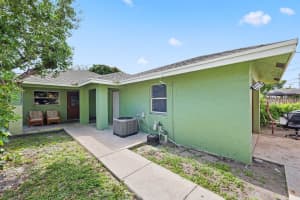 215 E Street, Lake Worth Beach, FL 33460 - MLS#R11167702