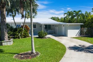 18 Aqua Ra Drive, Jensen Beach, FL 34957 - MLS#R11167805