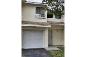 1919 Discovery Circle, Deerfield Beach, FL 33442 - MLS#R11167832