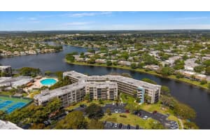 1001 Colony Point Circle, Pembroke Pines, FL 33026 - MLS#R11167942