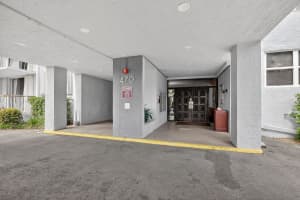 470 Executive Center Drive, West Palm Beach, FL 33401 - MLS#R11167960