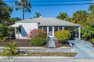 2401 Ridgeway Avenue, West Palm Beach, FL 33401 - MLS#R11167963