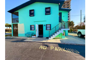 715 Ocean Drive, Fort Pierce, FL 34949 - MLS#R11168037