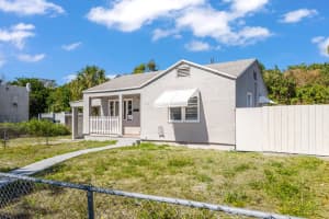 933 30th Court, West Palm Beach, FL 33407 - MLS#R11168042