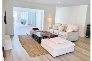 1919 Sunrise Key Boulevard, Fort Lauderdale, FL 33304 - MLS#R11168327