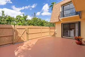 226 Alemeda Drive, Palm Springs, FL 33461 - MLS#R11168358