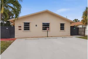 1565 28th Street, Riviera Beach, FL 33404 - MLS#R11168403