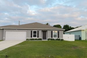 2507 Charleston Drive, Port Saint Lucie, FL 34952 - MLS#R11168505