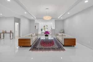 32 Estate Drive, Boynton Beach, FL 33436 - MLS#R11168565