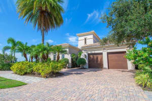 138 Se Via San Marino, Port St. Lucie, Fl 34984 Port Saint Lucie, FL 34984 - Off Market