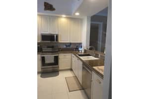 18 Harbour Isle Drive, Fort Pierce, FL 34949 - MLS#R11168655