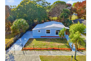 607 19th Street, Fort Pierce, FL 34950 - MLS#R11168659