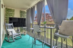 1423 Meadows Circle, Boynton Beach, FL 33436 - MLS#R11168669