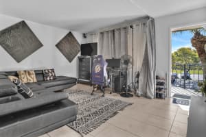 1423 Meadows Circle, Boynton Beach, FL 33436 - MLS#R11168669