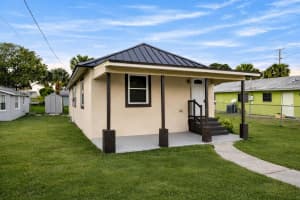 712 Bayou Avenue, Stuart, FL 34994 - MLS#R11168799