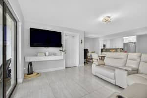 1115 Green Pine Boulevard, West Palm Beach, FL 33409 - MLS#R11168936