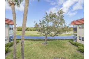 74 Royal Oak Court, Vero Beach, FL 32962 - MLS#R11168965