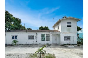 2000 Longwood Road, West Palm Beach, FL 33409 - MLS#R11169047