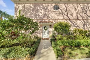 6 Oakleaf Court, Tequesta, FL 33469 - MLS#R11169087