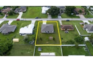 479 Sw Holden Terrace Terrace, Port Saint Lucie, FL 34984 - MLS#R11169189